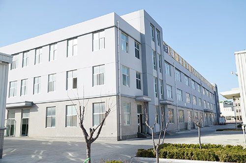 公司本著以人為本、誠信待人的理念，培養(yǎng)造就了一批專業(yè)人員